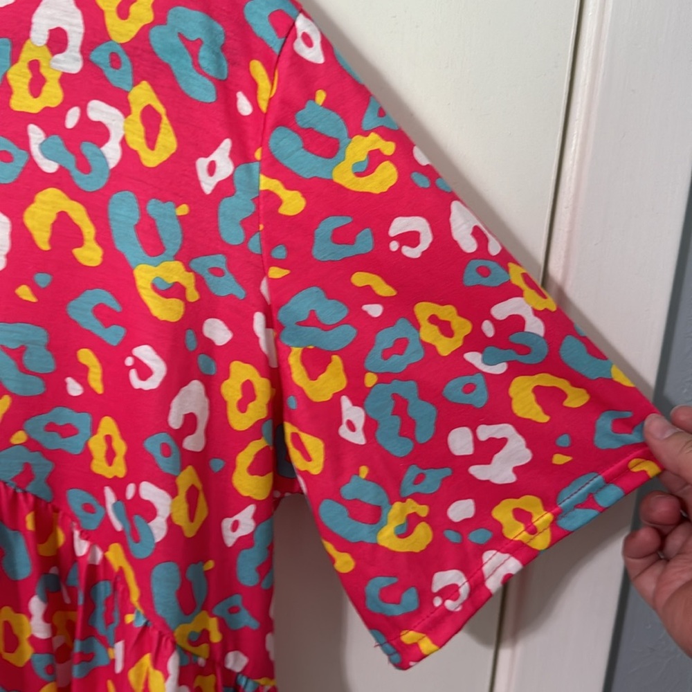 Colorful cheetah Southern Stitch top - Picture 7 of 16